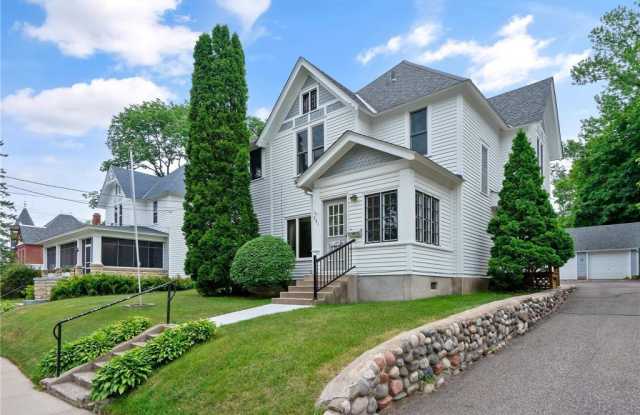 Photo of 721 Olive St W