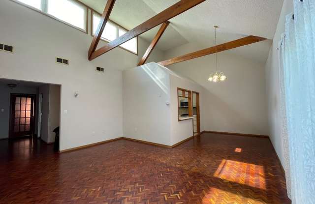 13 SUNTOP CT #302