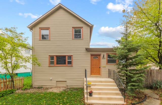 2019 Ashland Avenue - 2019 Ashland Avenue, Evanston, IL 60201