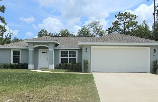 944 W Anderson Ln