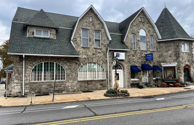 Photo of 27 S LANSDOWNE Avenue