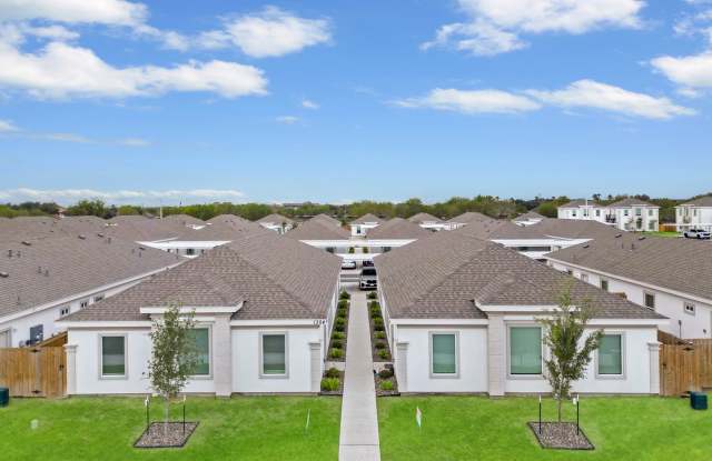 MOVE IN SPECIAL! - Beautiful 3bed/2bath Home in Edinburg -$1,000.00