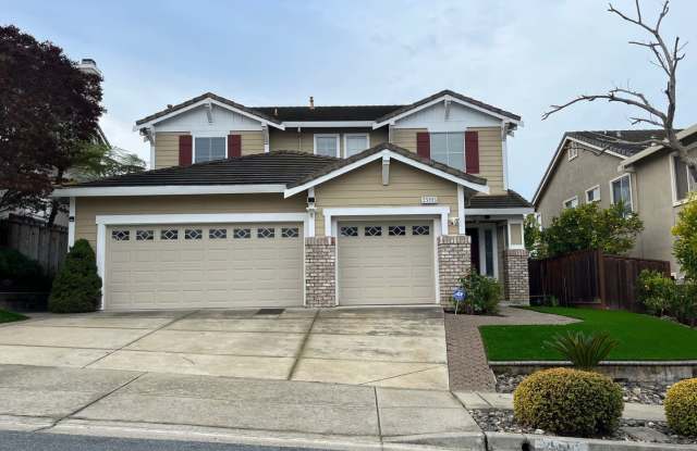 READY FOR RENT THIS BEAUTIFUL FAMILY HOME!! $500 MOVE IN SPECIAL - 25593 Crestfield Drive, Castro Valley, CA 94552