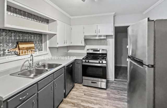 4905 Scenic View Drive