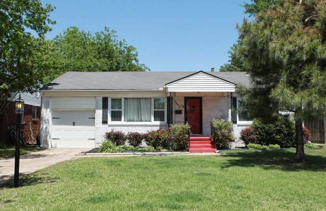 Cute Bungalow In Midtown With 3 Bedrooms! - 4043 East 26th Street, Tulsa, OK 74114