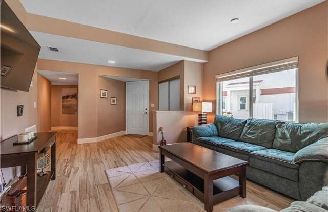 13201 Oakmont Drive unit: 1