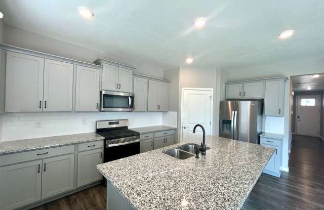 5 Bedroom Available - The Ridge at Harmony Road