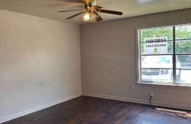 933 52nd Place North, Birmingham, AL 35212 - F2