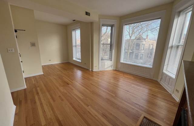 2022 N SEMINARY Avenue