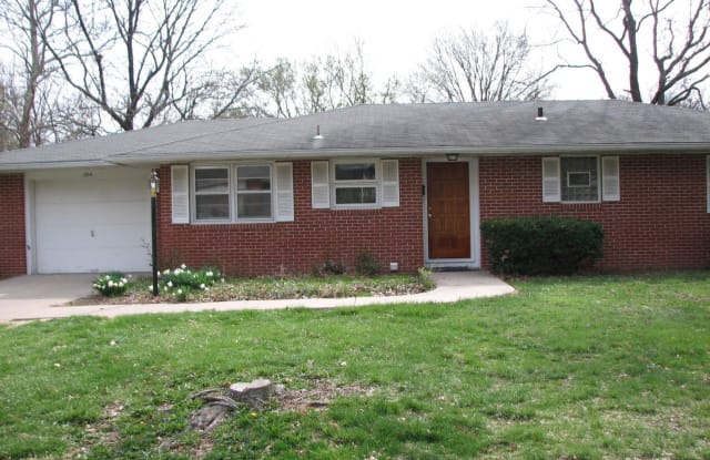 204 E. Briarwood Ln. - 204 East Briarwood Lane, Columbia, MO 65203