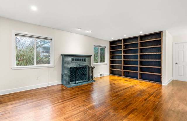 9702 SW Brookside Dr