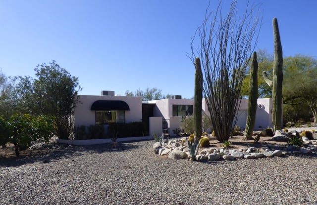 4414 E CALLE DEL CONDE - 4414 East Calle Del Conde, Catalina Foothills, AZ 85718