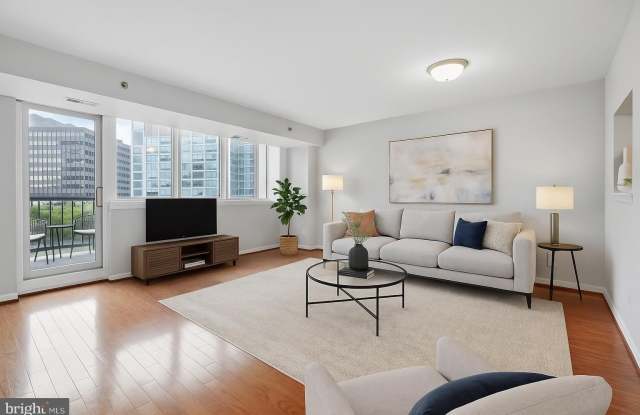 Photo of 1805 CRYSTAL DRIVE