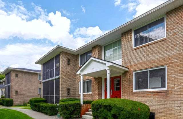 49 Clover Park Dr Unit C32