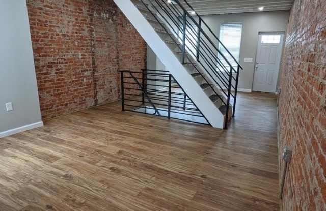 2121 E LIPPINCOTT STREET