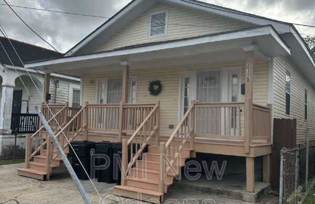 2328 Mandeville Street