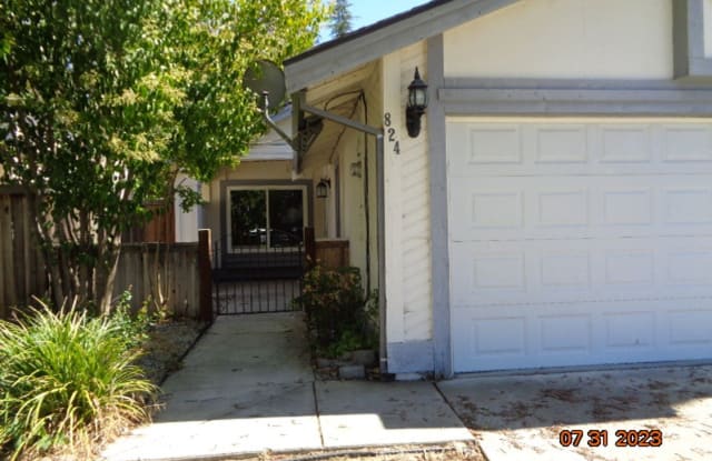 824 CAMERON CT - 824 Cameron Court, Vacaville, CA 95687