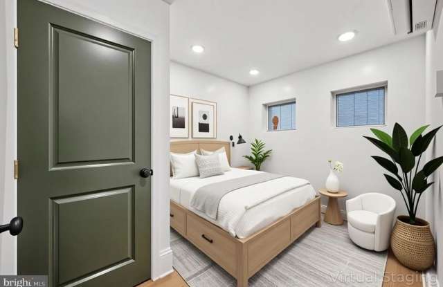 1637 W GIRARD AVENUE