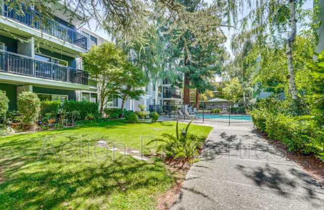 181 Del Medio Avenue