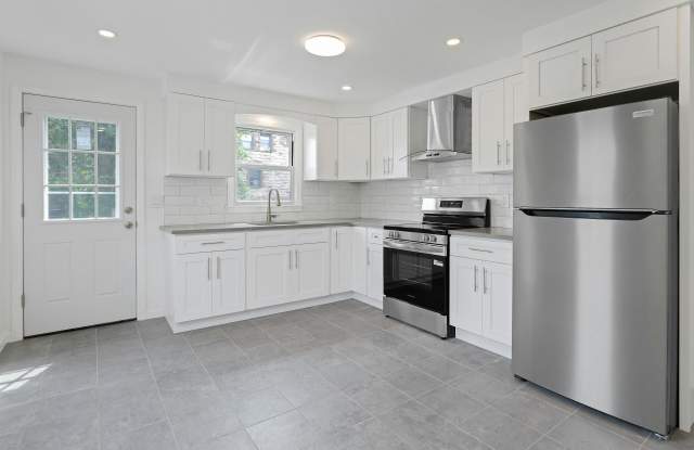 22 Hackett Circle North