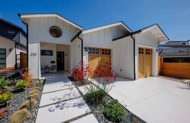 Photo of 623 Colima Street