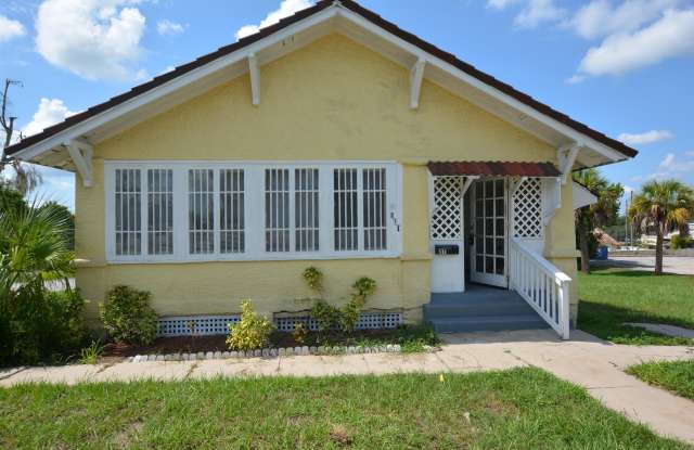 Photo of 811 East Main Street