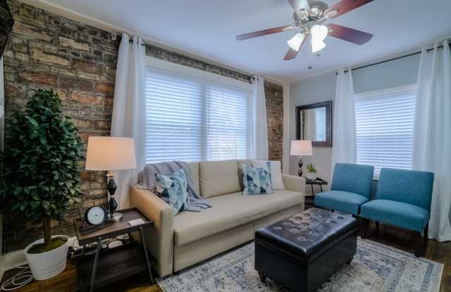 3811 Mercier St - 103