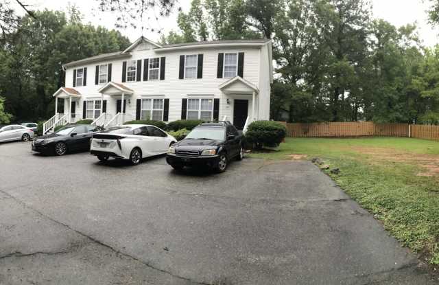 Photo of 509 Avent Ferry Road - 1