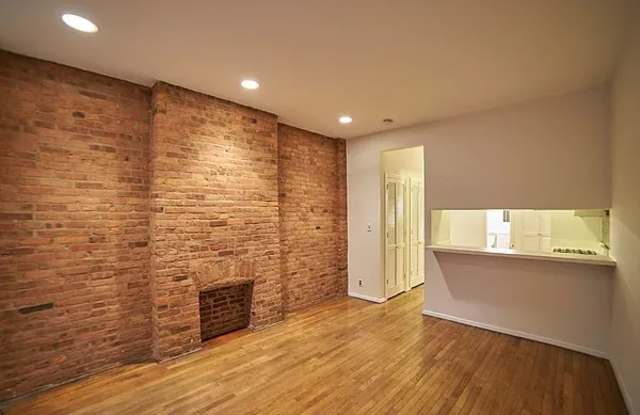 Photo of 229 East 89th St.