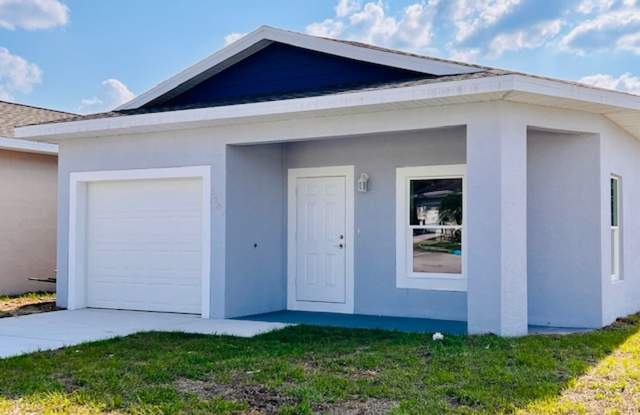 3BR/2BA 2024 Build w/ Pool + Gated Community in Sebring