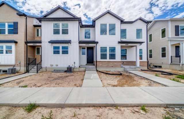 3904 Hardman Way