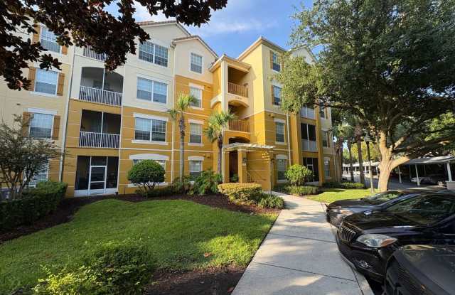 Freshly Painted 3-Bedroom Condo in Gated Stonebridge Reserve – Prime MetroWest Location!