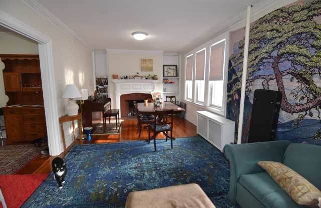 Photo of 1209 Beacon St