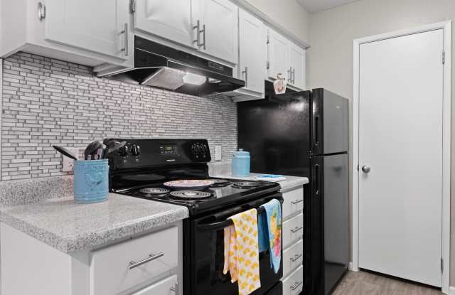 River Oaks Apartments