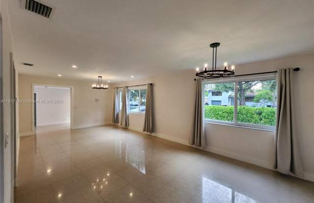 Photo of 12535 NE Miami Pl