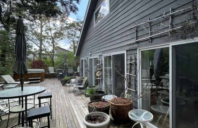 Photo of 275 Wilmot Road