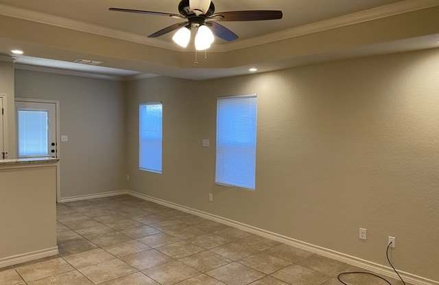 6850 Lakeview Dr.
