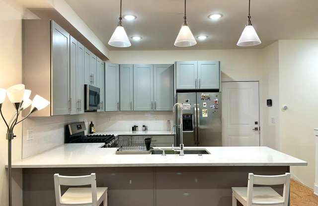 Photo of 512 W MONTGOMERY Avenue unit: 1