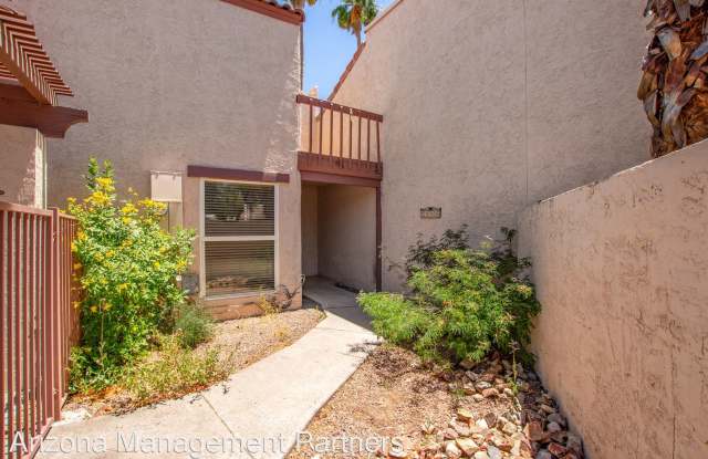 2145 E Rosarita Dr