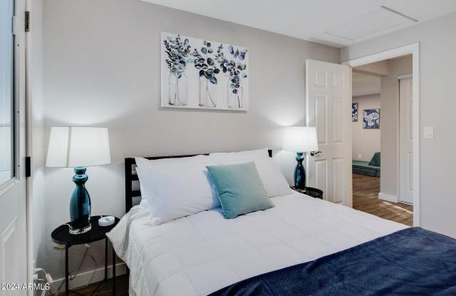 209 W ESTATE Lane