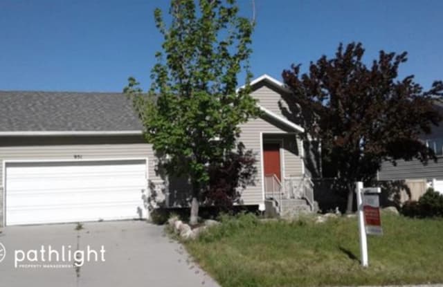 951 650 East - 951 650 East, Tooele, UT 84074