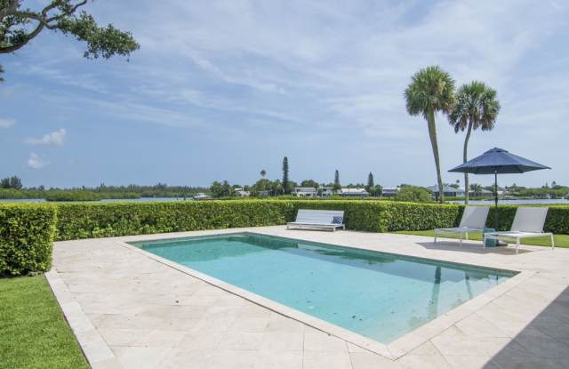 215 Live Oak Road