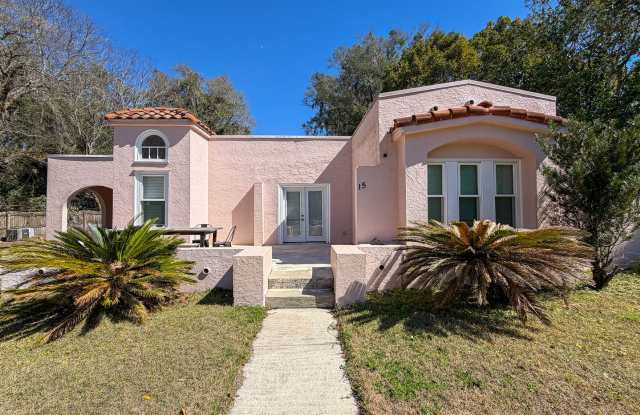 15 NW 26th St - Walk to UF and Law School