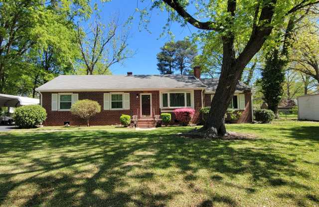 Photo of Brick ranch in Southside with large private back yard