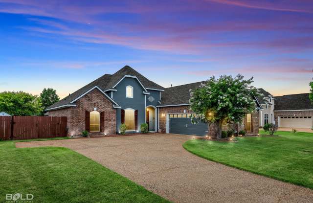 Photo of Check Out this 4 Bed 2 Bath with A Pool and Hot Tub