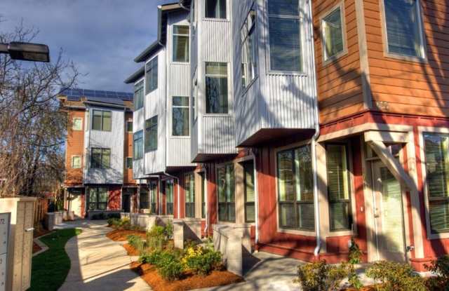 Photo of 633 E. 14th Ave. 622 E. 13th Alley