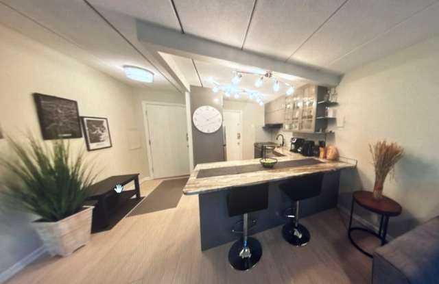 1011 Main St