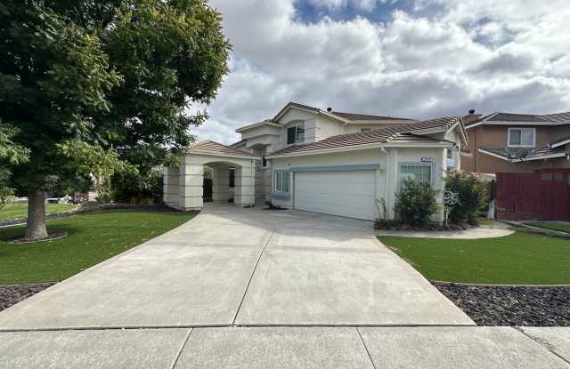 Photo of Gorgeous Shadow Lakes Home / Best Property Management