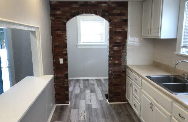 Photo of 172 N Roys