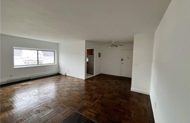 790 Warburton Avenue unit: E